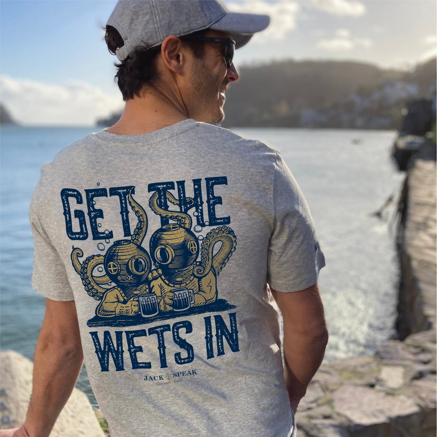 'Get The Wets In' T Shirt - Grey NEW