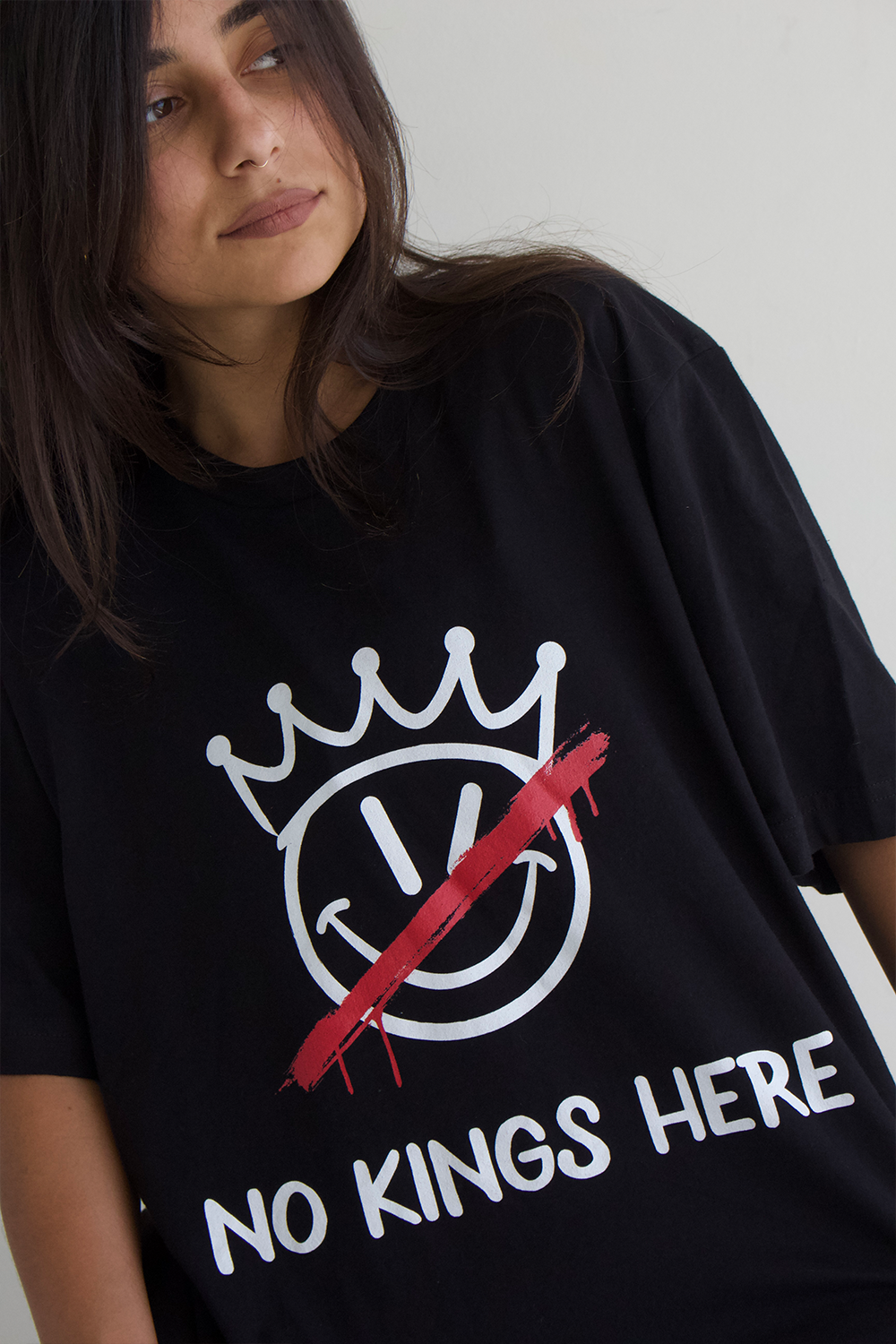 No Kings Here T-Shirt (Black) Hoodie, Sweatshirt | CiraTrend.com (Image 1)