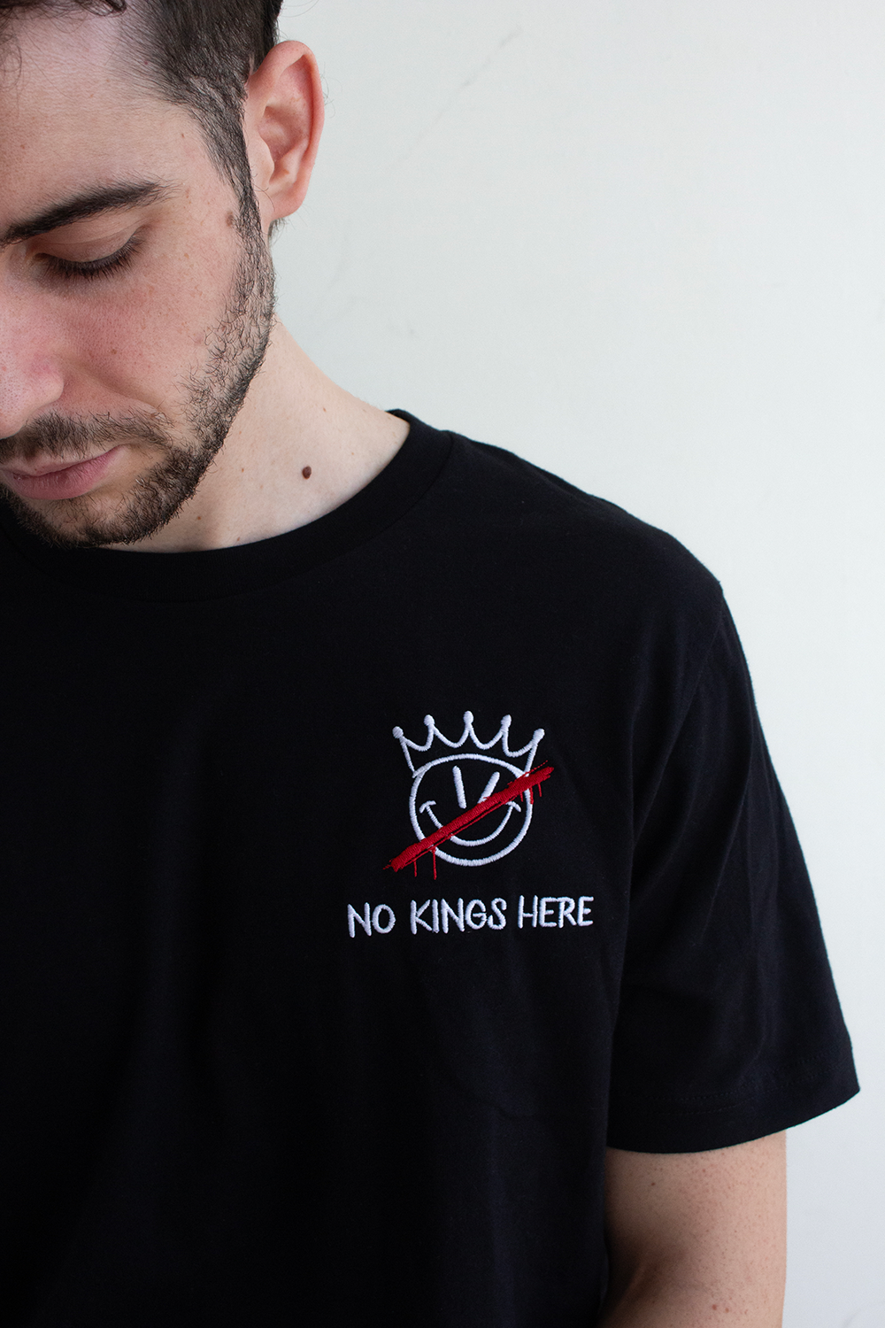 No Kings Here Embroidered Logo T-shirt Hoodie, Sweatshirt | CiraTrend.com (Image 1)
