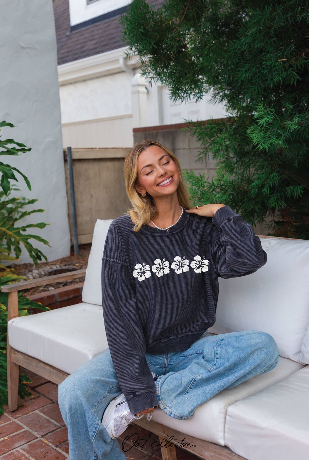 Hibiscus Row Cropped Thermal Vintage Pullover