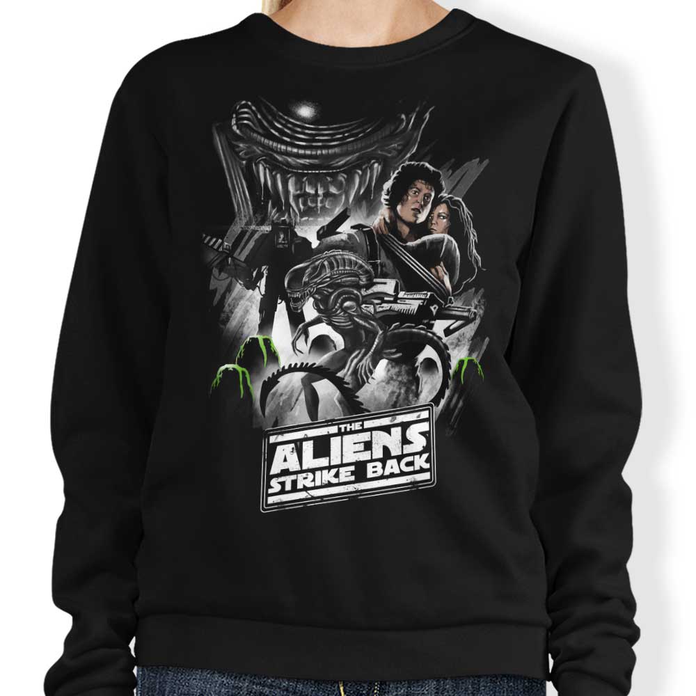 Aliens Strike Back - Sweatshirt T-Shirts, Hoodie | CiraTrend.com (Image 1)