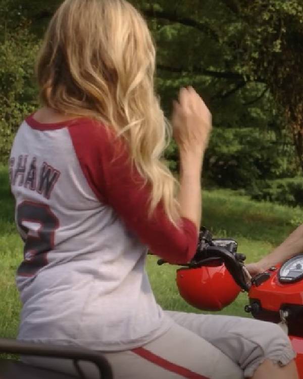 And Just Like That Carrie Bradshaw Raglan T Shirt Hoodie, Sweatshirt | CiraTrend.com (Image 4)