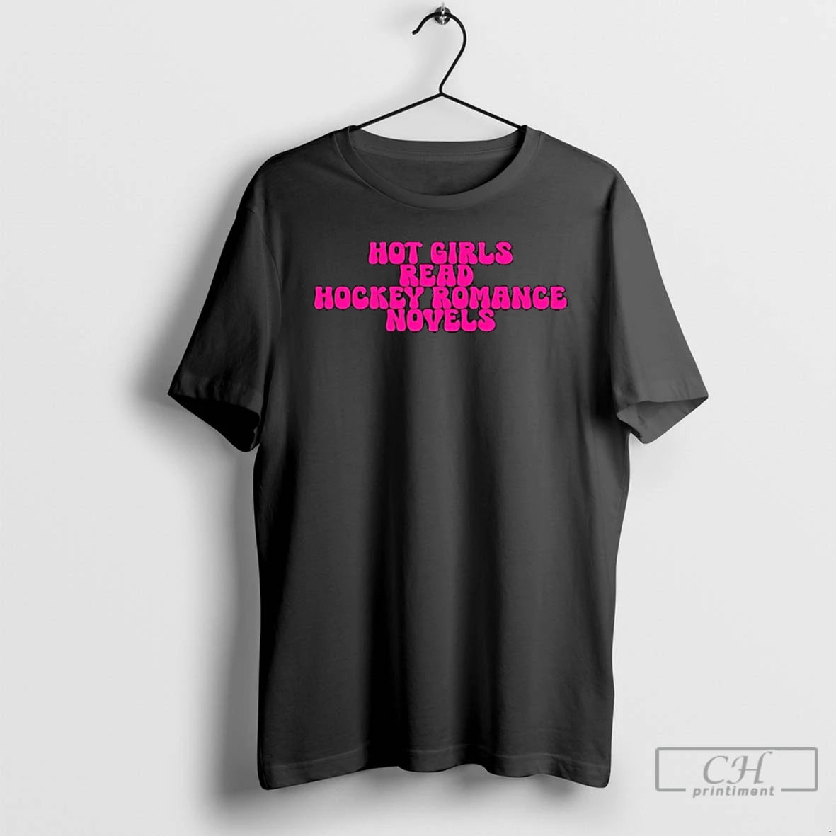 Classic Hot Girls Read Hockey Romance Novels Words T-Shirts, Hoodie, Sweatshirt | CiraTrend.com