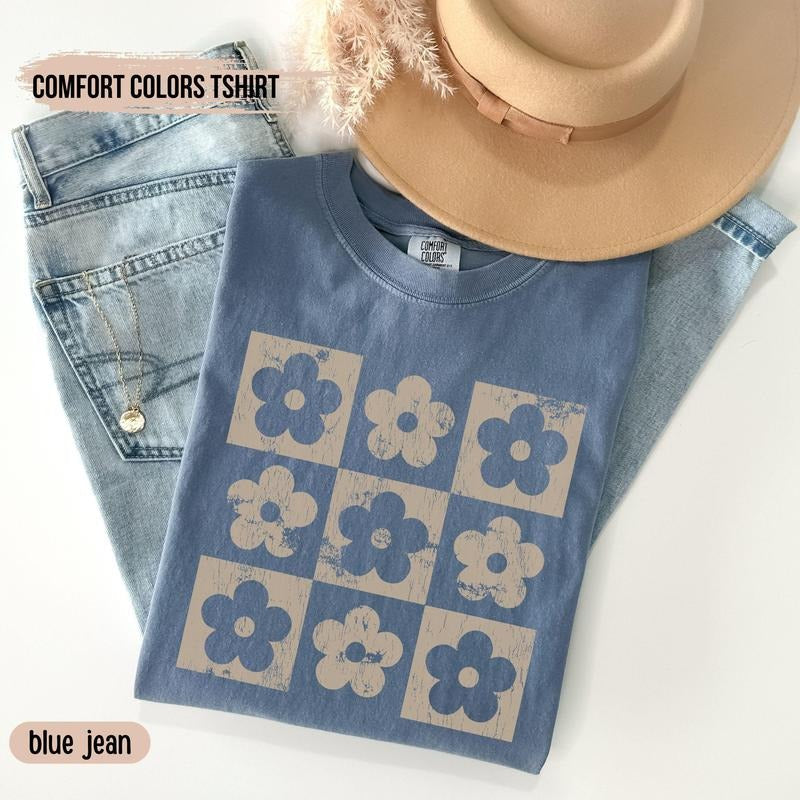 Comfort Colors Checkered Flowers T-Shirt, Boho Floral Spring Tee, Retro Oversized Gift for Mom, Ultra Soft Cotton Tee,...