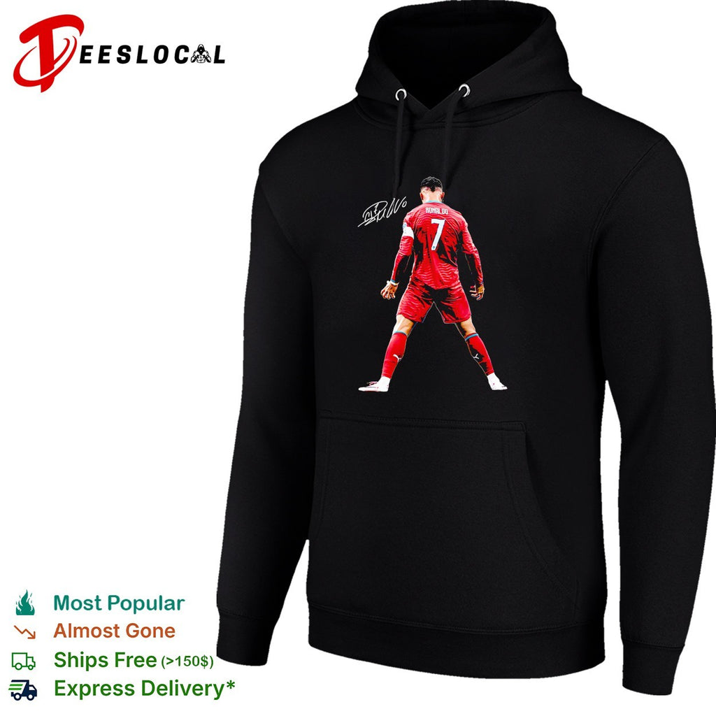 Cristiano standing with siu pose I’m Back singature shirt