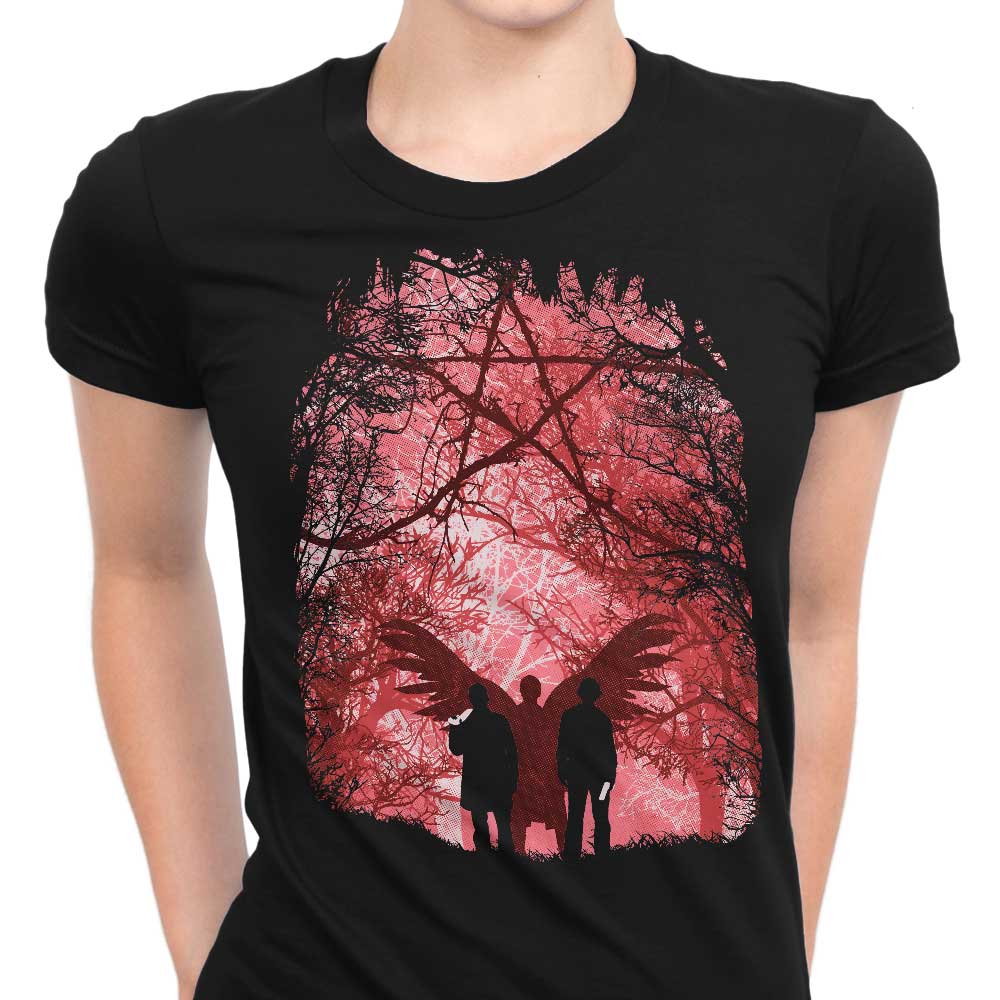 Famous Hunters - Women's Apparel T-Shirts, Hoodie, Sweatshirt | CiraTrend.com (Image 1)