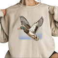 Flying Mallard Duck Sweatshirt - Vintage Style Duck Hunting Waterfowl Shirt Outdoors Nature Lovers Unisex T-shirt Cotton...