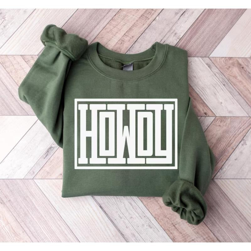 Howdy Sweatshirt, Western Graphic Shirt, Texas-Inspired Country Sweatshirt for Southern Style Lovers Hoodie | CiraTrend.com