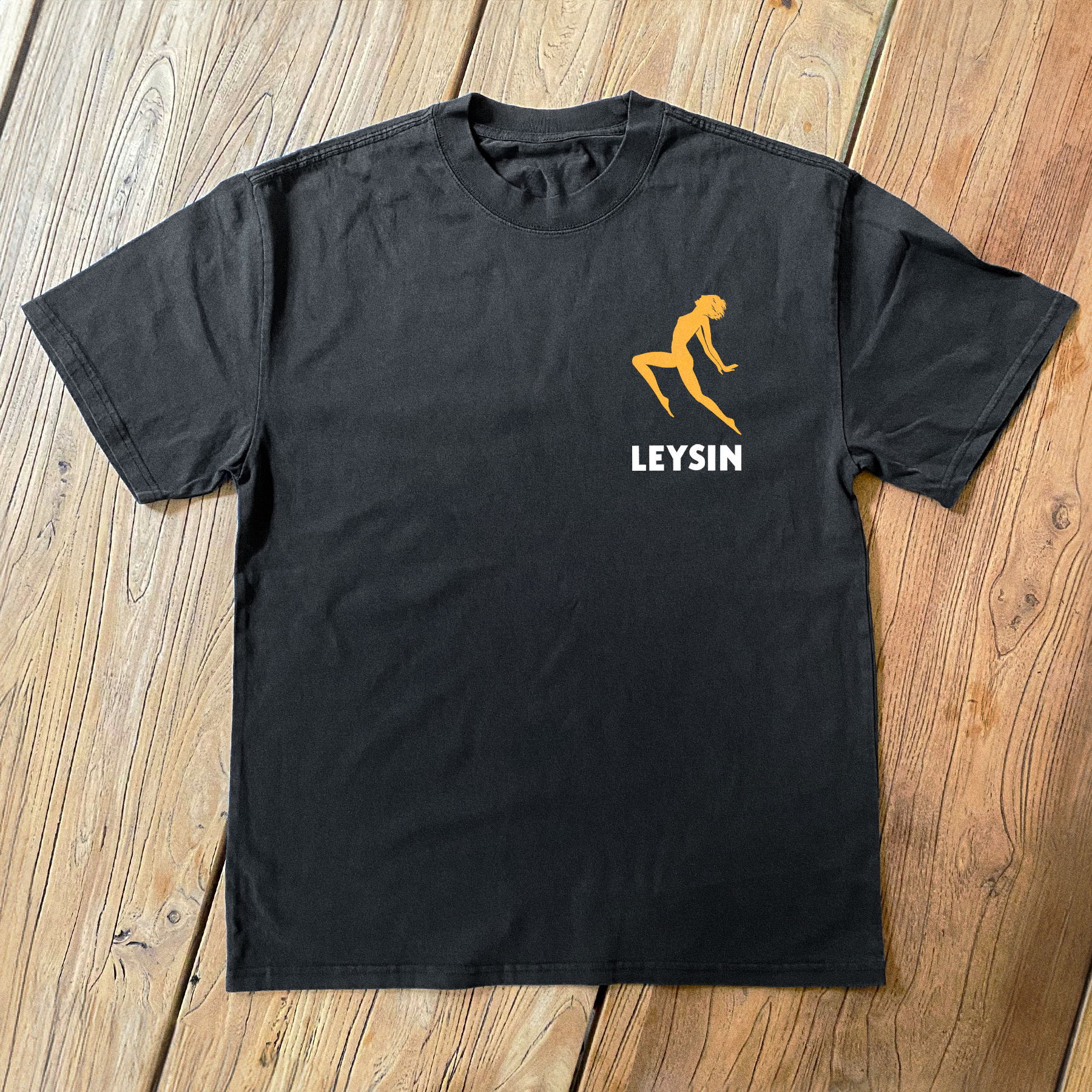 VINTAGE POSTER 'LEYSIN SWITZERLAND' BLACK HEAVYWEIGHT T-SHIRT Hoodie, Sweatshirt | CiraTrend.com (Image 1)