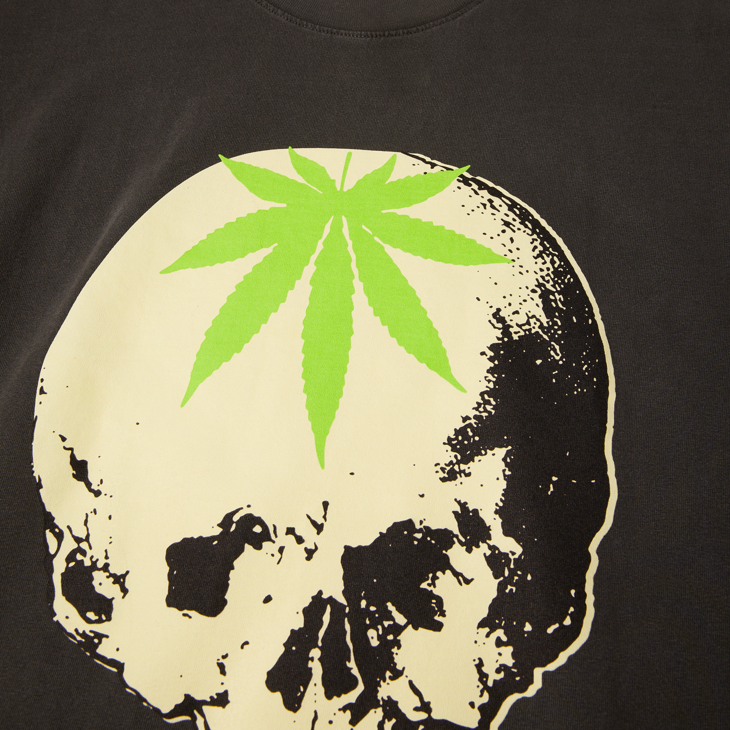 HUF x Cypress Hill Skull T-Shirt Hoodie, Sweatshirt | CiraTrend.com (Image 3)
