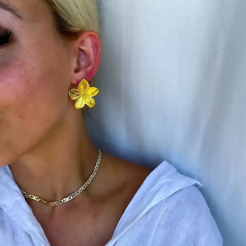 The Virginia Earrings *Final Sale* T-Shirts, Hoodie, Sweatshirt | CiraTrend.com