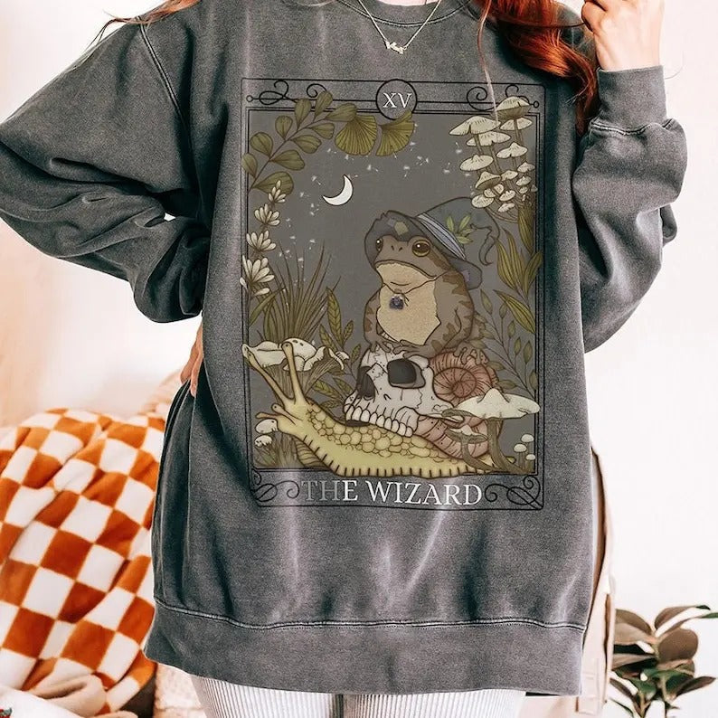 The Wizard Tarot Card  Sweatshirt, Witchy Frog Shirt, Trendy Goblincore Clothing, Cottagecore Mushroom Tee, Tarot Lover Hoodie and Sweater; T-shirt Cotton Womenswear