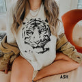 Tiger Face Graphic Tshirt , Vintage Tiger Shirt , Trendy Tiger Tee ,Womens Graphic Tee ,Animal Lover Gift, Oversized Tee...