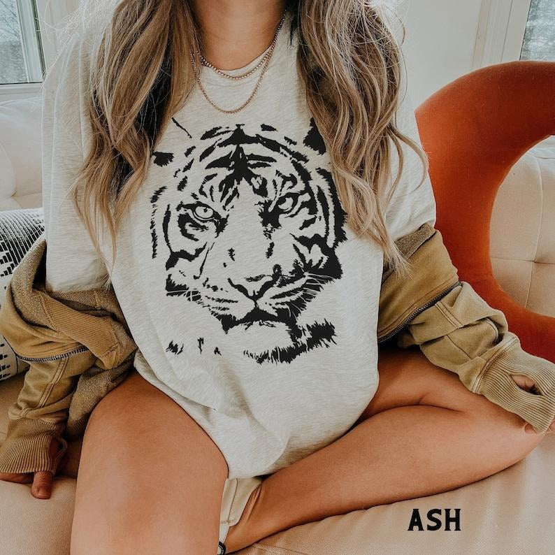 Tiger Face Graphic Tshirt , Vintage Tiger Shirt , Trendy Tiger Tee ,Womens Graphic Tee ,Animal Lover Gift, Oversized Tee...