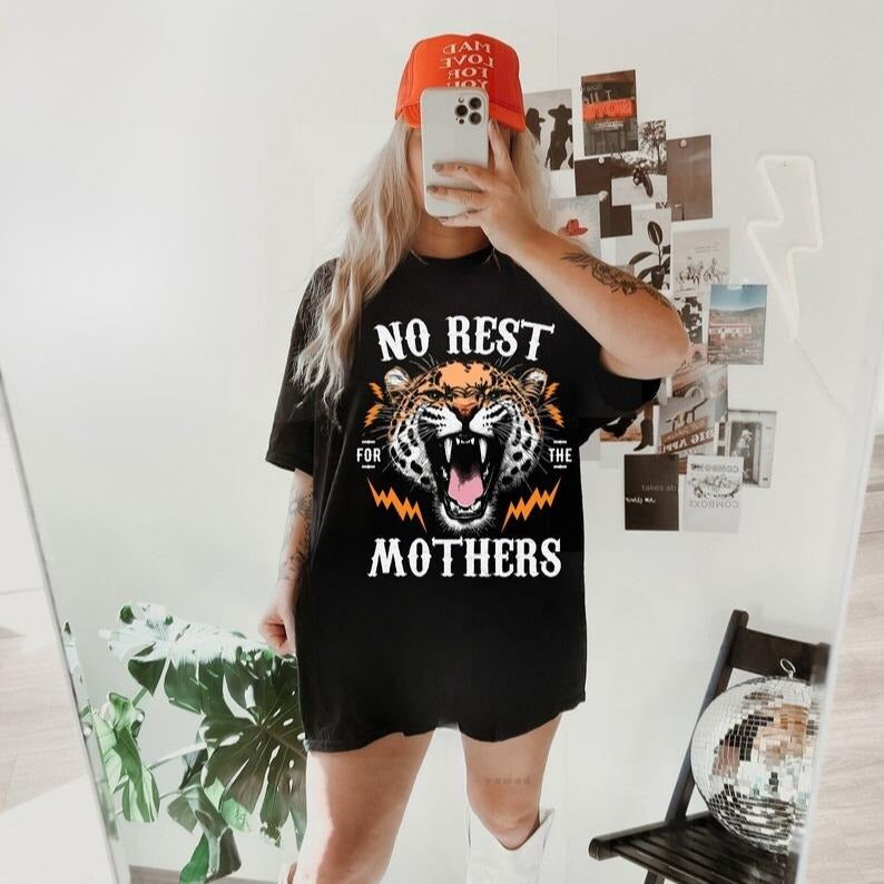 Trendy Oversized Mom Tshirt, No Rest For the Mothers Top, Grunge Shirt, Edgy Women's Clothing, Oversized Tee Womenswear Summer