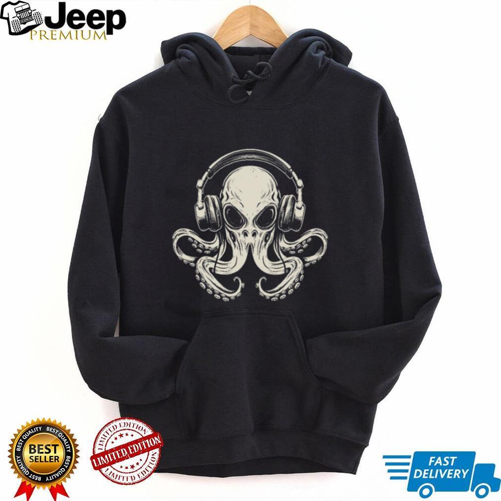 Vintage Octopus DJ Wearing Headphones Music T Shirt