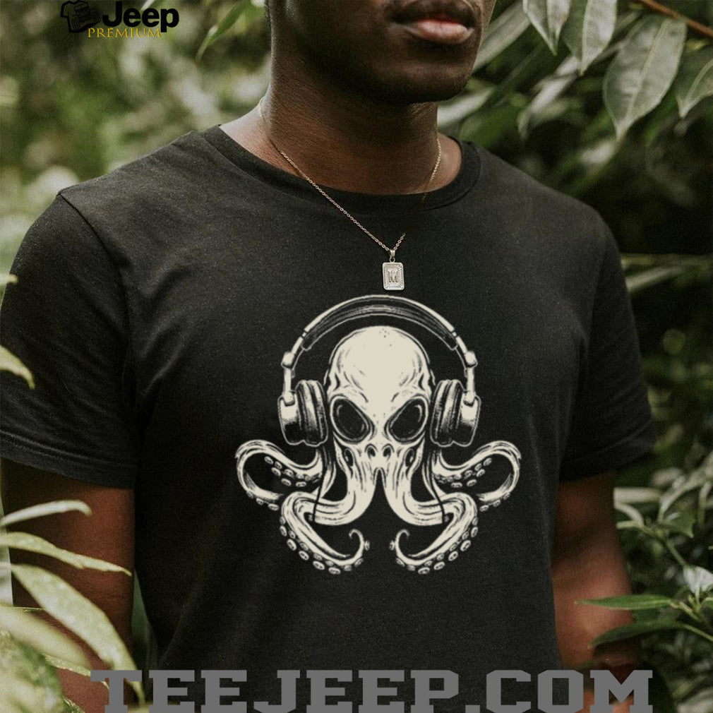 Vintage Octopus DJ Wearing Headphones Music T Shirt