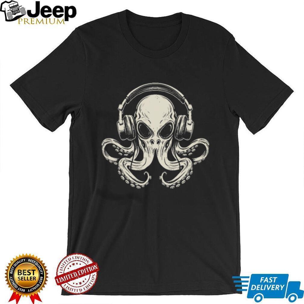 Vintage Octopus DJ Wearing Headphones Music T Shirt