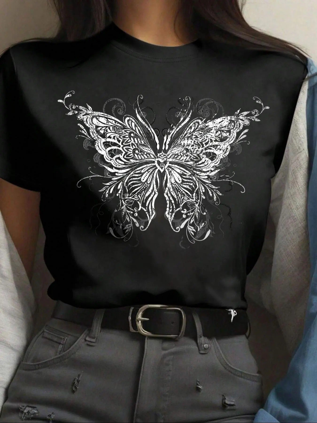 Women's Butterfly Print Round Neck Tee, Fashion Casual Crew Neck Short Sleeve T-shirt for Daily Holiday Vacation Outdoor Wear, Ladies Clothes for Summer