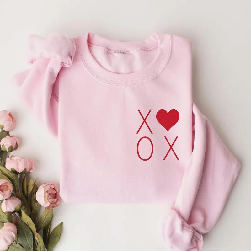 XOXO Sweatshirt, Valentine Sweatshirt, Women Love Heart Cute Crewneck, Cute Valentine Shirt, Valentines Day Sweatshirt Hoodie