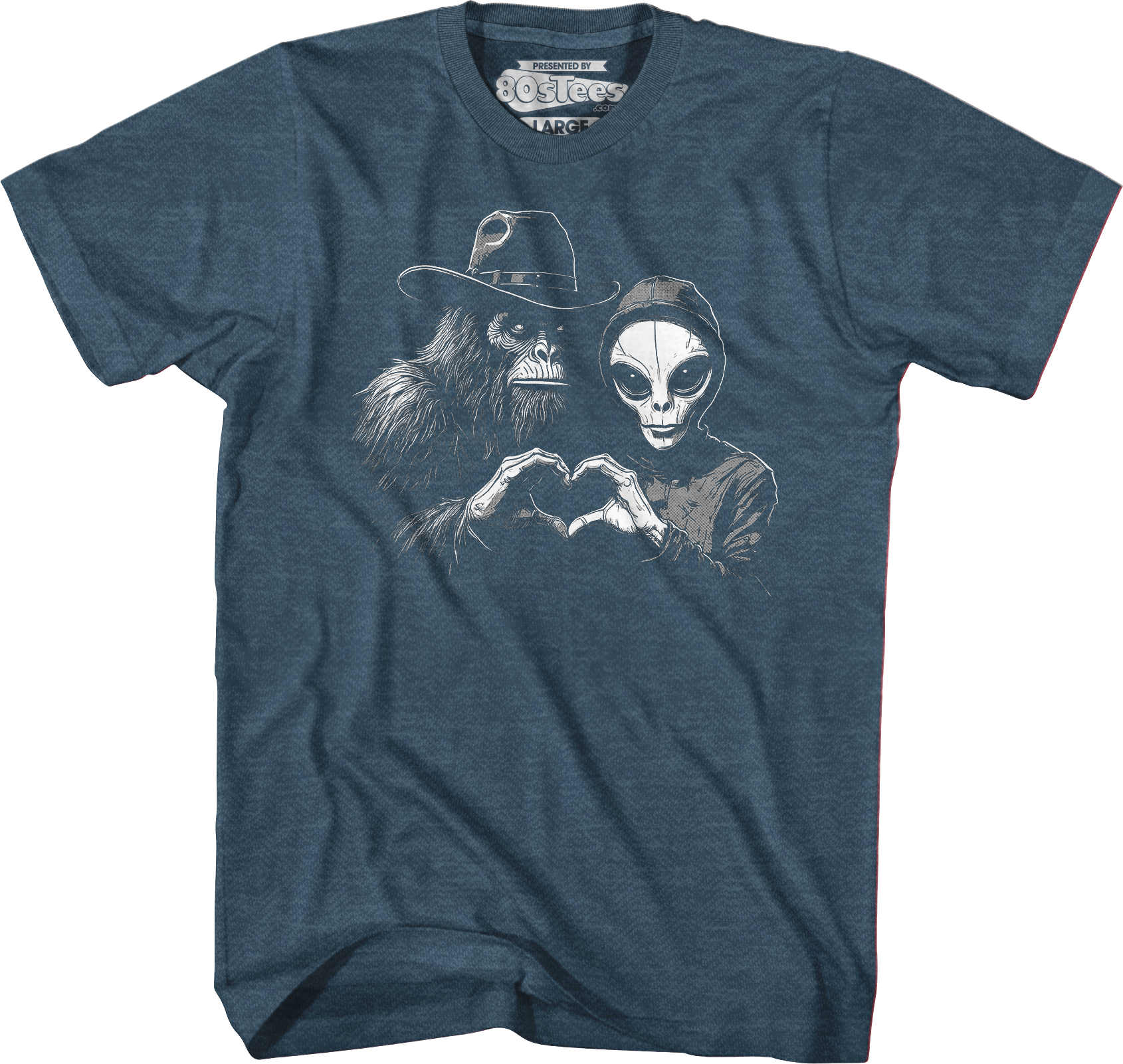 Bigfoot & Alien Love T-Shirt Hoodie, Sweatshirt | CiraTrend.com (Image 4)
