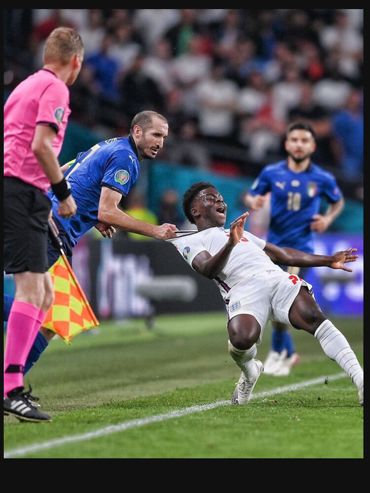 Chiellini vs Saka by Ritchiedimy