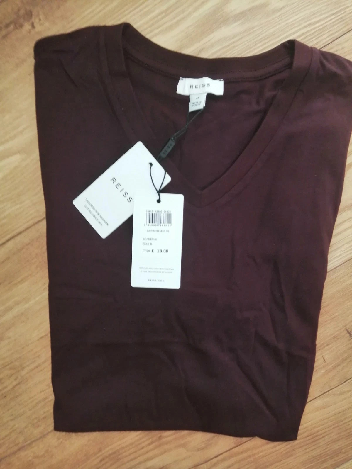 Reiss Dayton v neck to shirt, New Size Medium