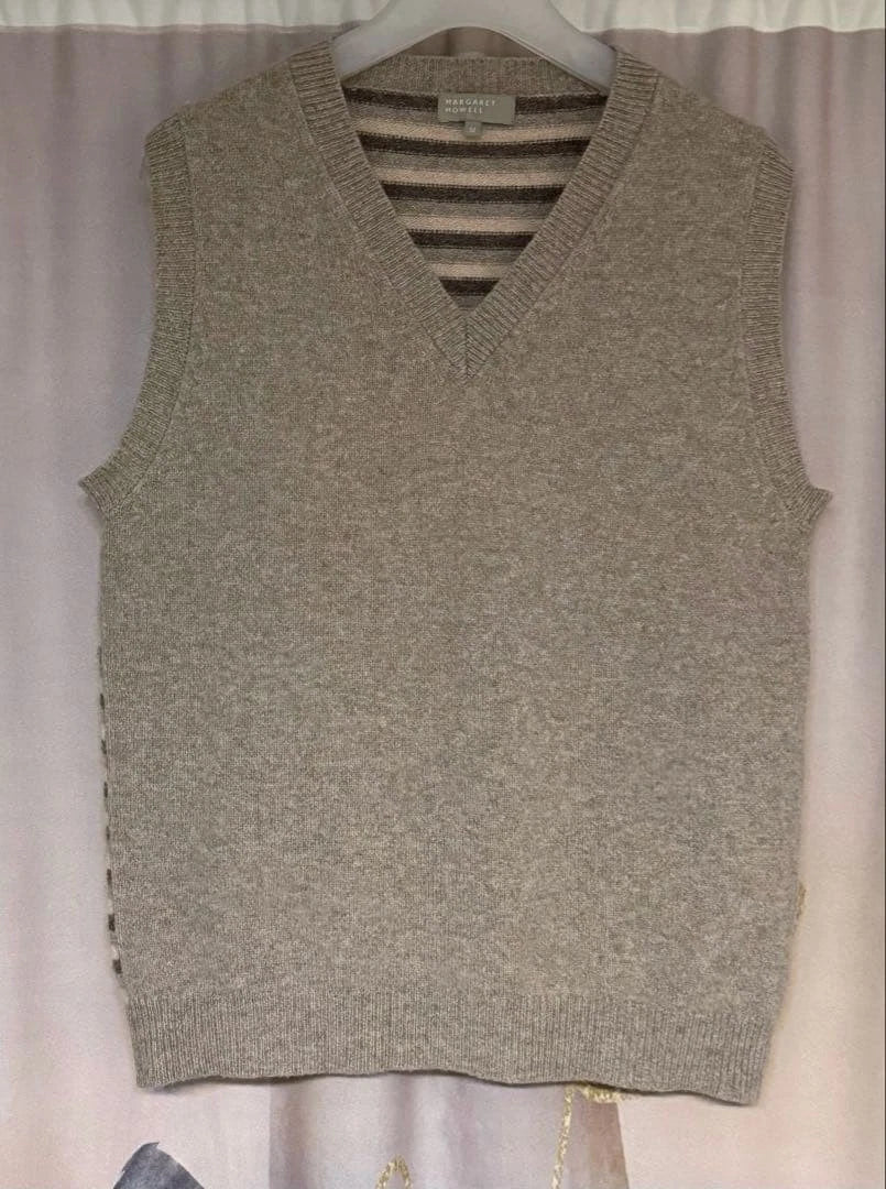 Margaret Howell V-neck knit top size M