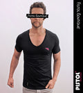 Pistol Boutique Herren Slim Fit Schwarzes T-Shirt V-Ausschnitt Logo Badge