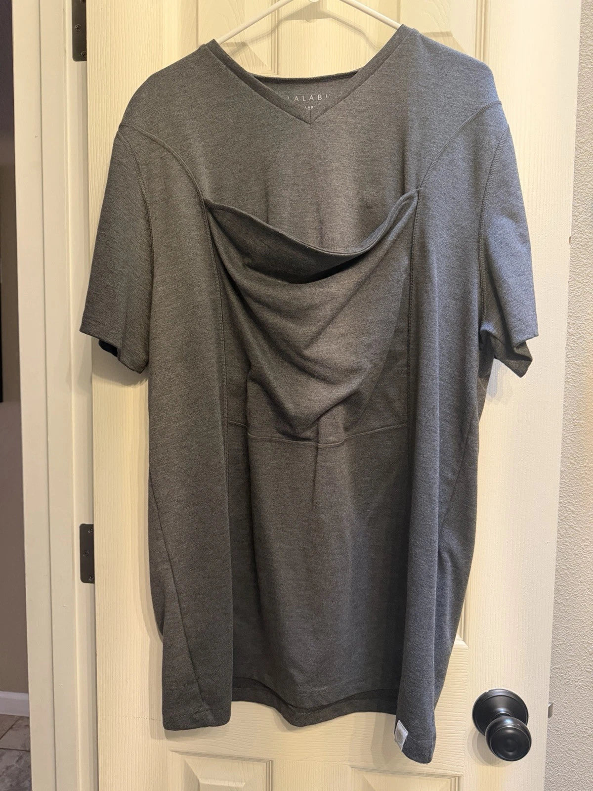 Lalabu Men's Size 2XL Gray V-Neck Baby Carrier Kangaroo Pouch Dad S/S T-Shirt