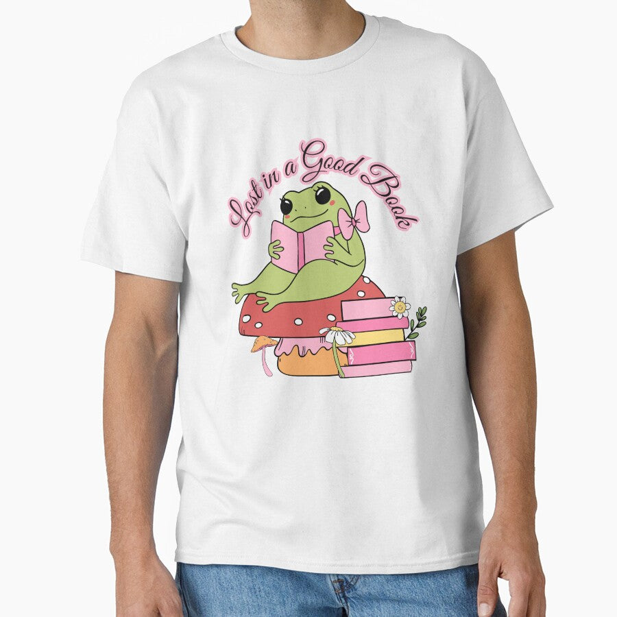 Cottagecore Frog Reading Books – Lost in a Good Book Cute Aesthetic Toad on Mushroom by CalmDownZone ⭐️⭐️⭐️⭐️⭐️